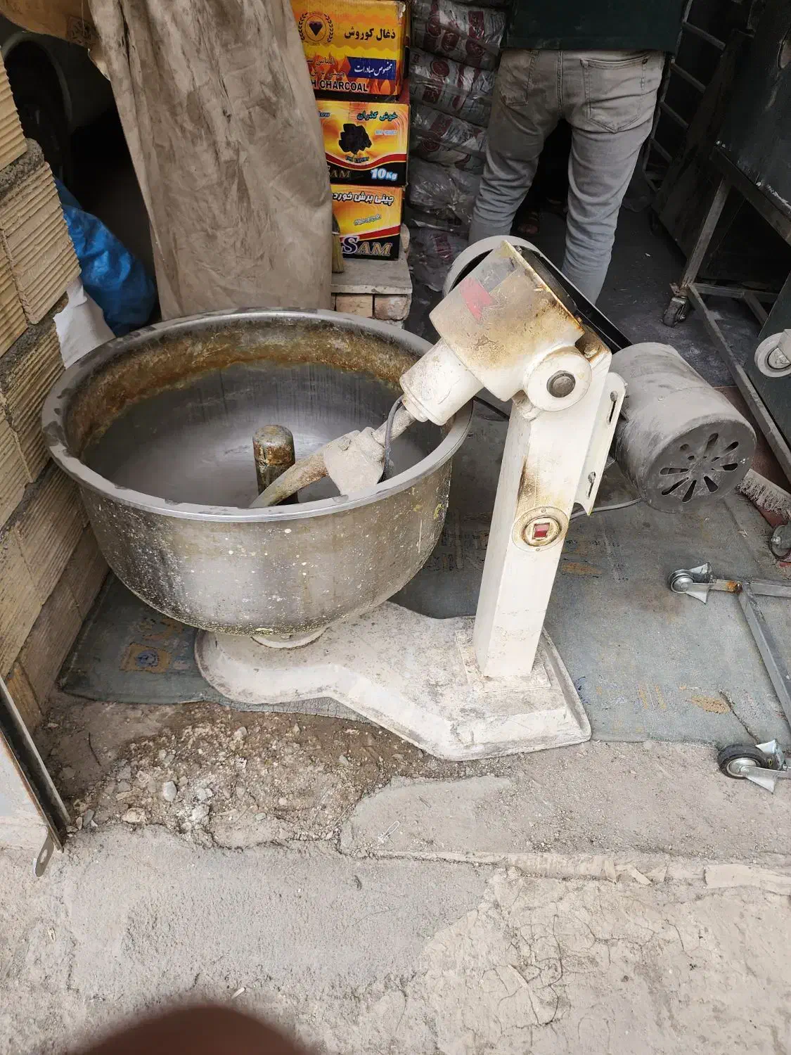 وسایل کلوچه پزی میکسر فر خمیر گیر|کافی‌شاپ و رستوران|بهارستان, |دیوار