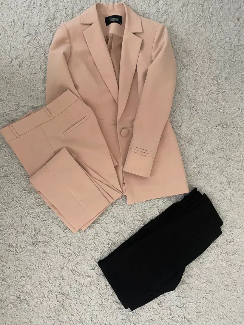 لباس|لباس|تربت‌حیدریه, شهرک ولیعصر|دیوار