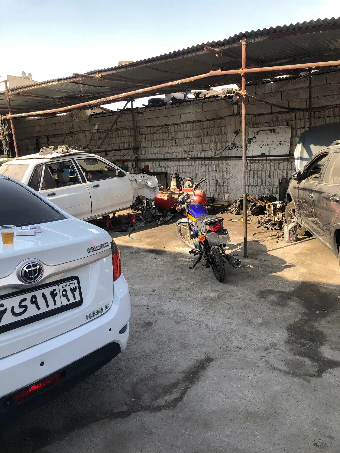 نیازمند صافکار و نقاش با حقوق ماهیانه|استخدام صنعتی، فنی، مهندسی|شیراز, شهرک برق|دیوار