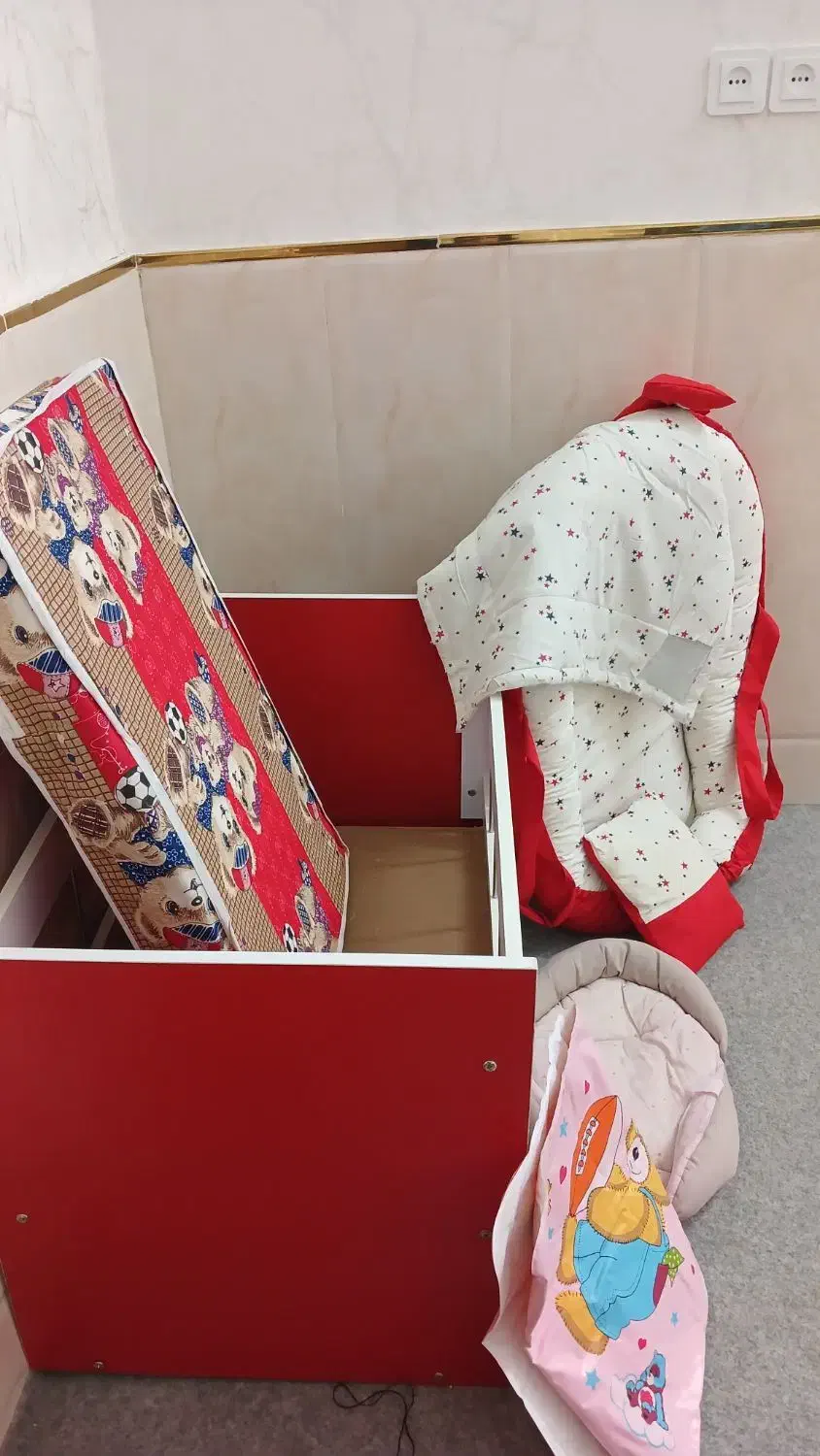 تشک.تخت اغوشی تشک همراه.تشک تعویض|تخت و صندلی بچه|قم, شاه ابراهیم|دیوار