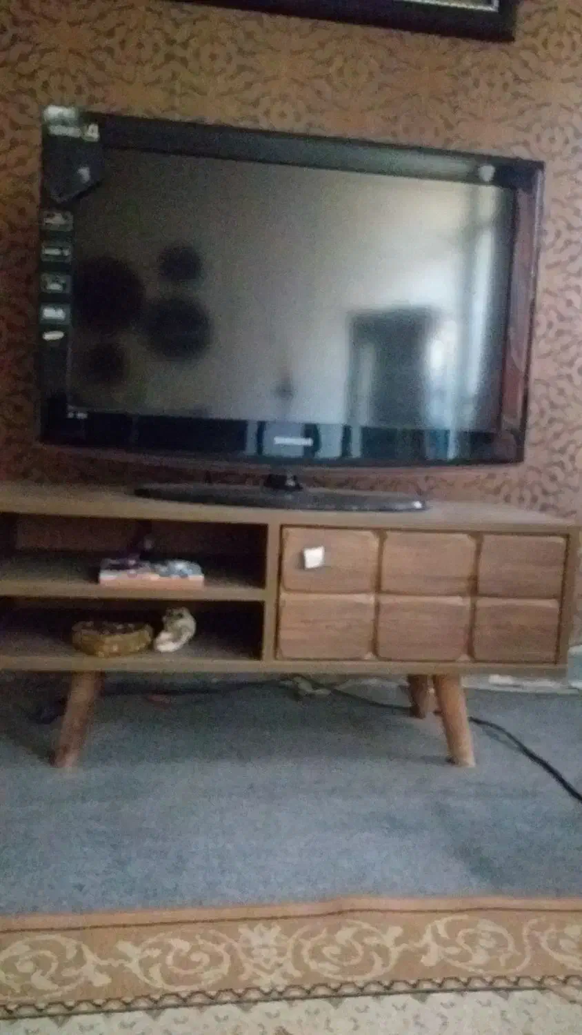 تلویزیون و میز|تلویزیون و پروژکتور|کرج, حصارک بالا|دیوار