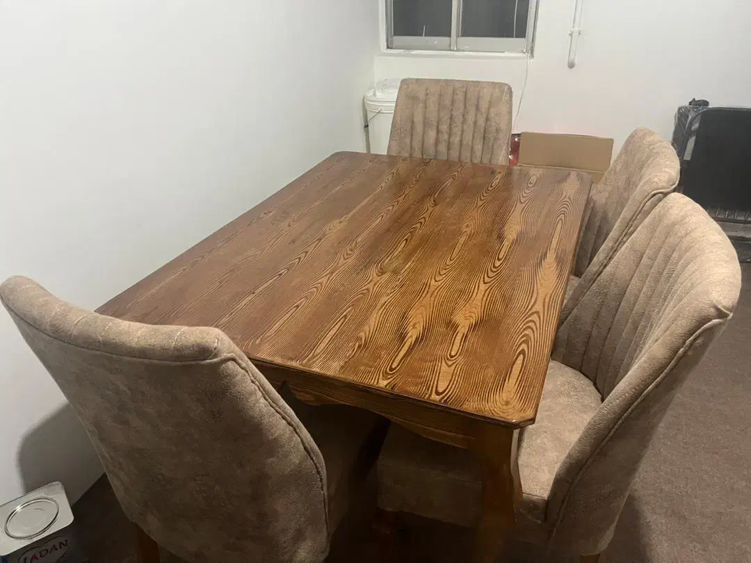 مبل وناهار خوری بدون کار‌کرد|میز و صندلی غذاخوری|بندر انزلی, نوغان|دیوار