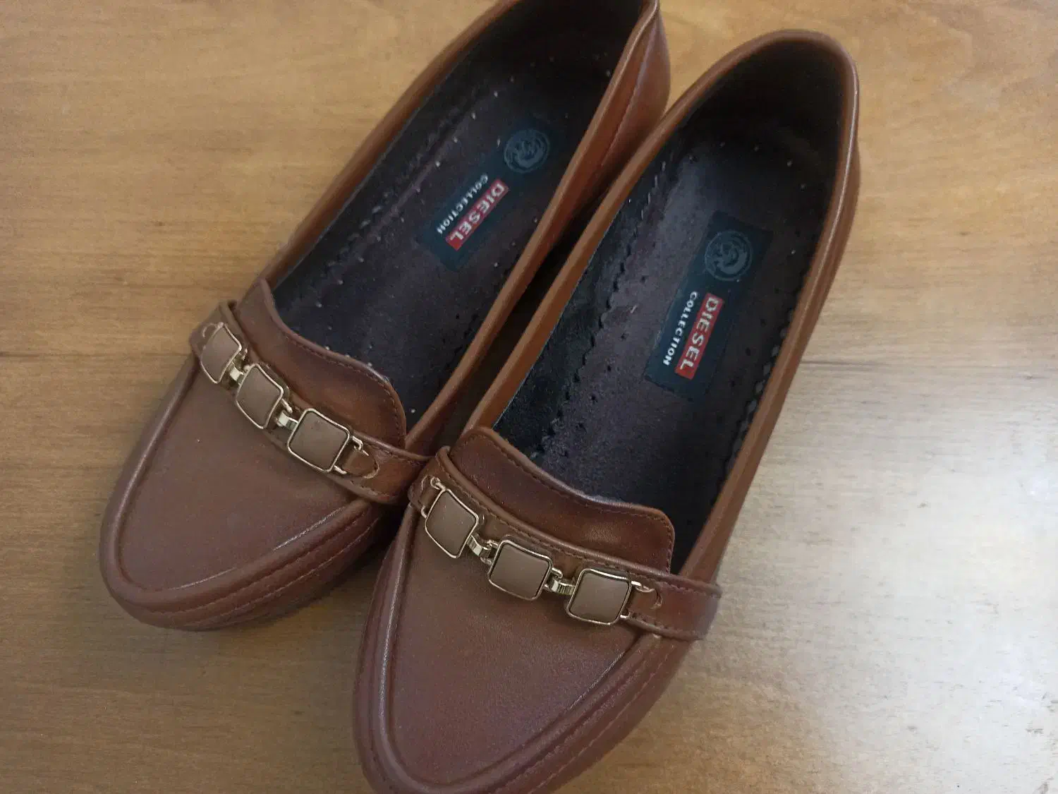 کفش|کیف، کفش، کمربند|پردیس, فاز ۲|دیوار