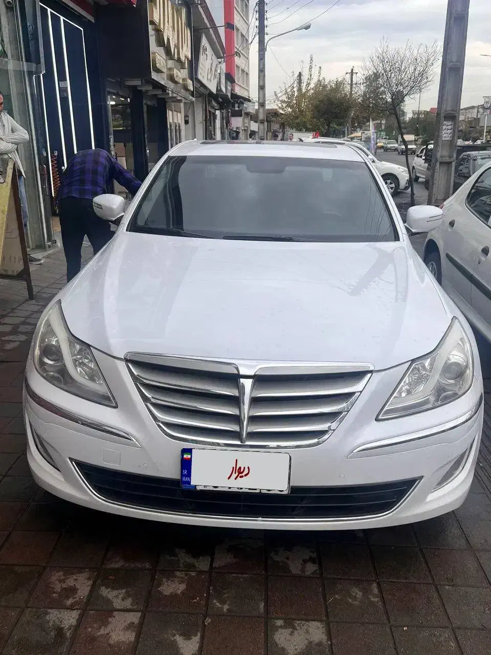 جنسیس سدان ۲۰۱۴|خودرو سواری و وانت|رشت, کاکتوس|دیوار