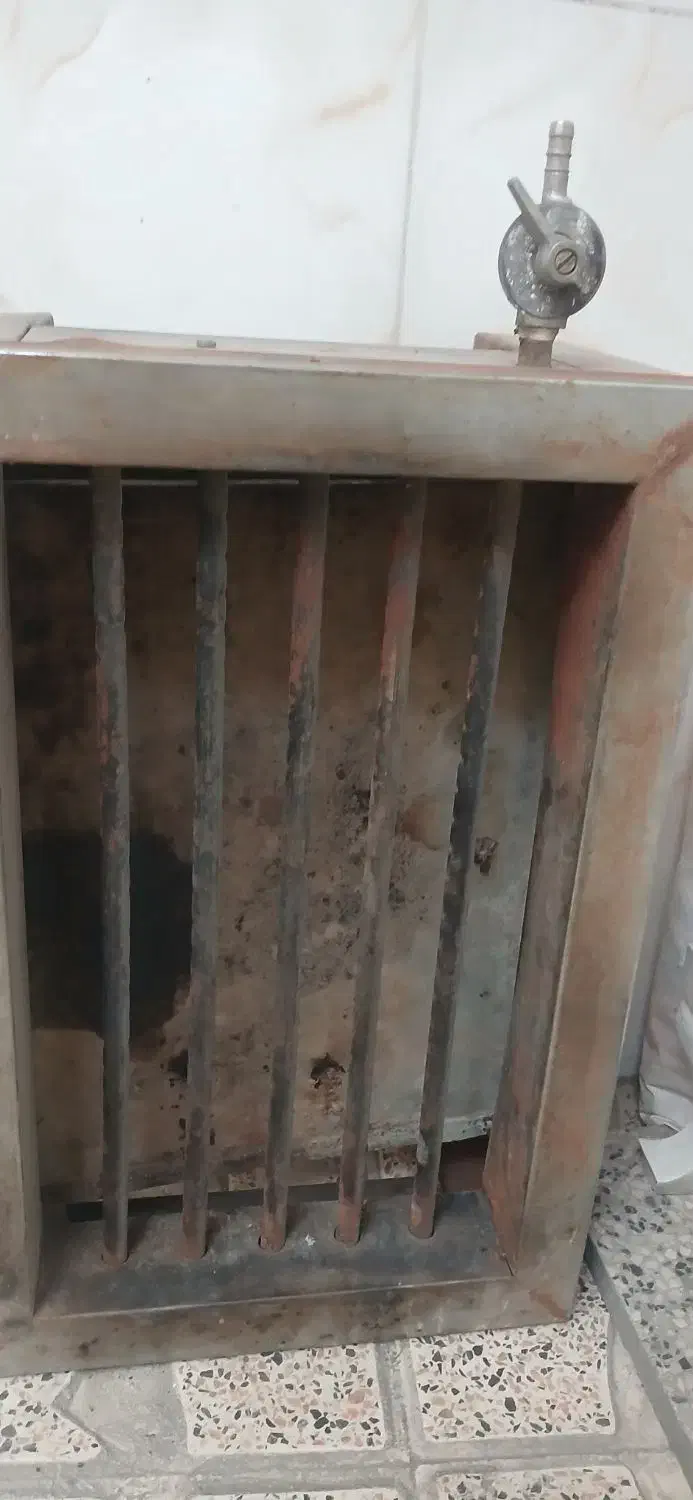 با سلام کباب پز گازی اندازه اش ۳۳ در ۵۱ است|اجاق گاز و لوازم برقی پخت‌وپز|ری, جوانمرد قصاب|دیوار