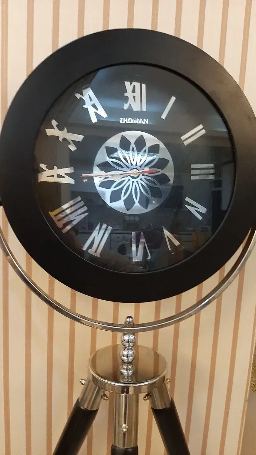 ساعت ایستاده موتورکره ایی|ساعت دیواری و تزئینی|شهریار, شهریار|دیوار