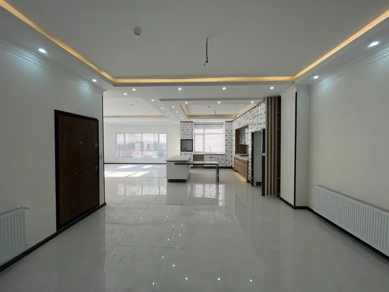 سرتک 195/تک واحدی/کلید نخورده/ املاک وزرا دانشگاه|فروش آپارتمان|قزوین, |دیوار