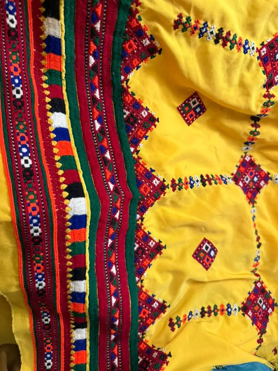 سبزو لباس پذیرفته میشود با کمترین قیمت|لباس|کنارک, |دیوار