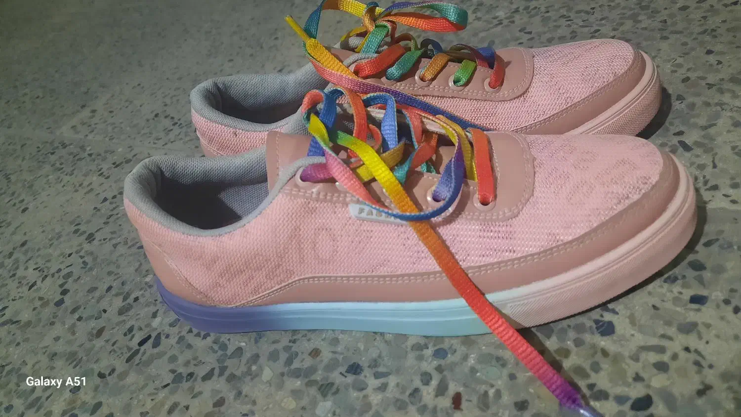 کفش زنانه جفتش ۳۰۰تومن جفت|کیف، کفش، کمربند|آبیک, |دیوار