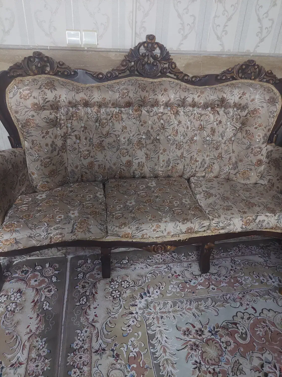 مبل ۷نفره سلطنتی در حد نو|مبلمان خانگی و میز عسلی|قم, انسجام|دیوار