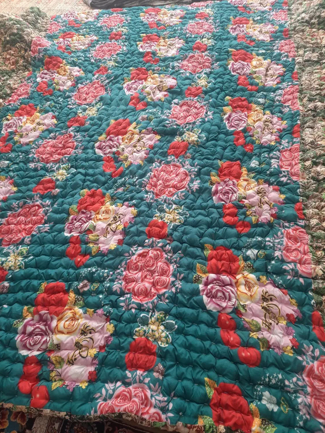 تشک و لحاف کرسی|تشک تختخواب|قهدریجان, |دیوار