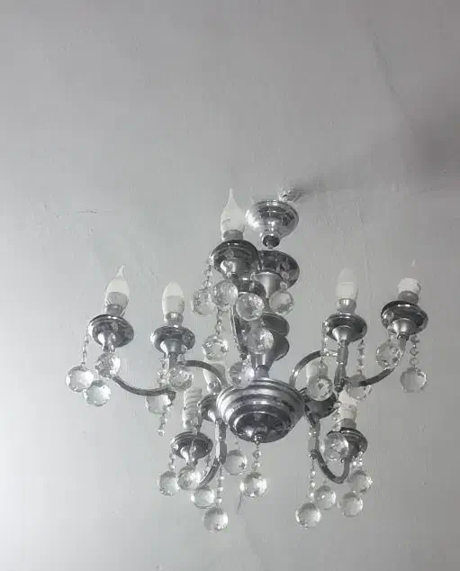 لوستر برنج|لوستر و چراغ آویز|قم, چهار امامزاده|دیوار