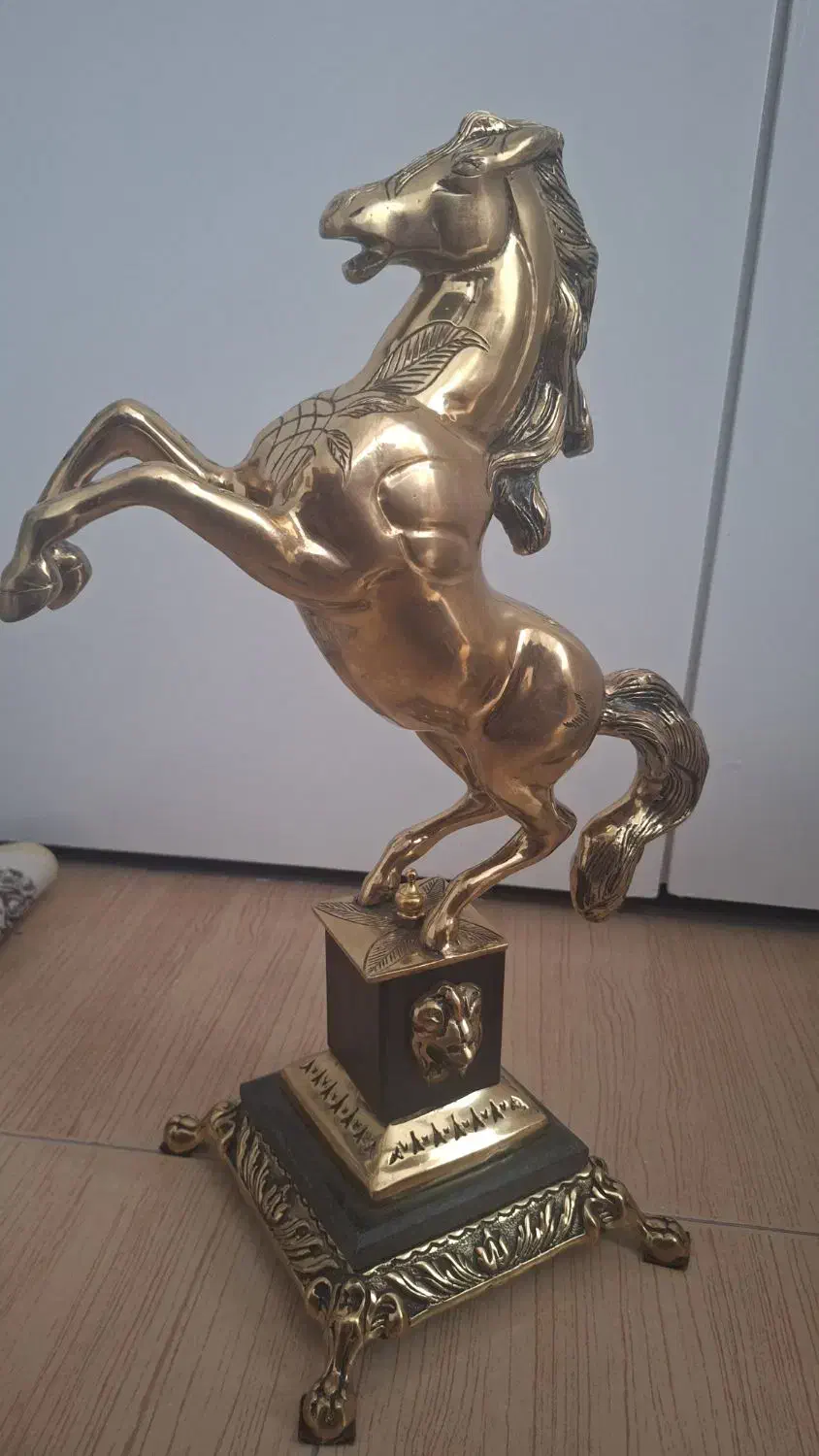اسب برنز پایه سنگی|مجسمه، تندیس، ماکت|اندیشه, شهرک صدف|دیوار