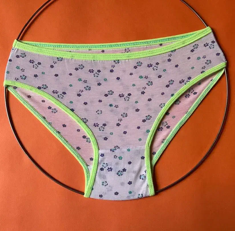 تولیدکننده شورت جوراب دستکش گلبرگ|لباس|قرچک, زیبا شهر|دیوار