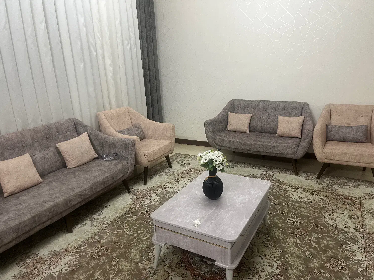 مبل هفت نفره|مبلمان خانگی و میز عسلی|رباطکریم, رباطکریم|دیوار