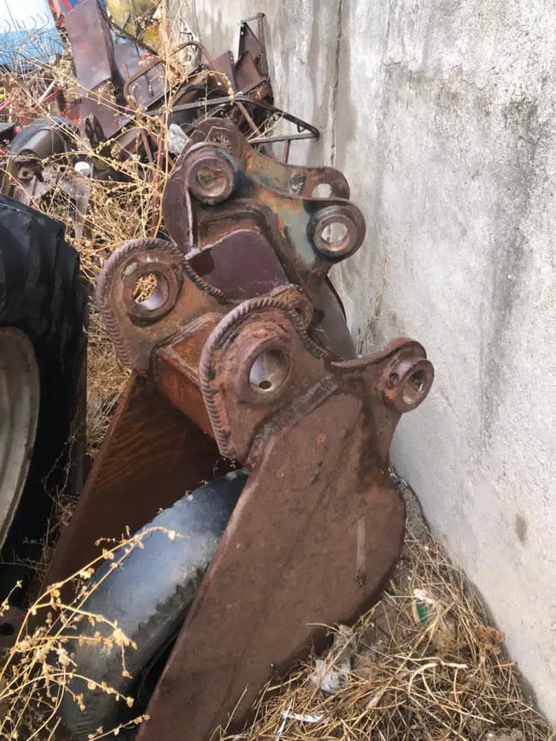 فروش پاکت بیل کوماتسو 60و80|خودرو سنگین|اردبیل, |دیوار