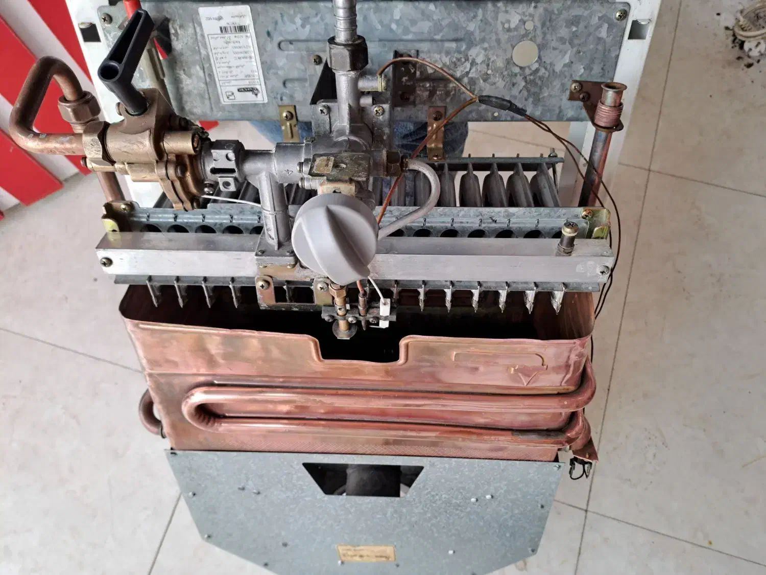 ابگرمکن دیواری بوتان B3118 بایکسال ضمانت|آبگرمکن، پکیج، شوفاژ|اصفهان, الهیه|دیوار