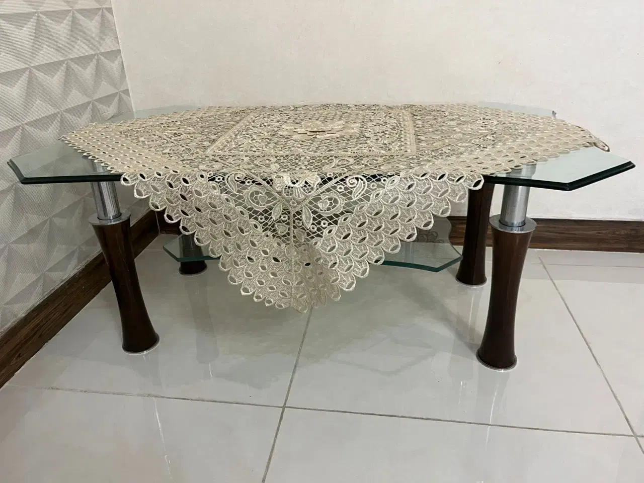 میز جلو مبلی با سه عدد میز عسلی|مبلمان خانگی و میز عسلی|چالوس, |دیوار