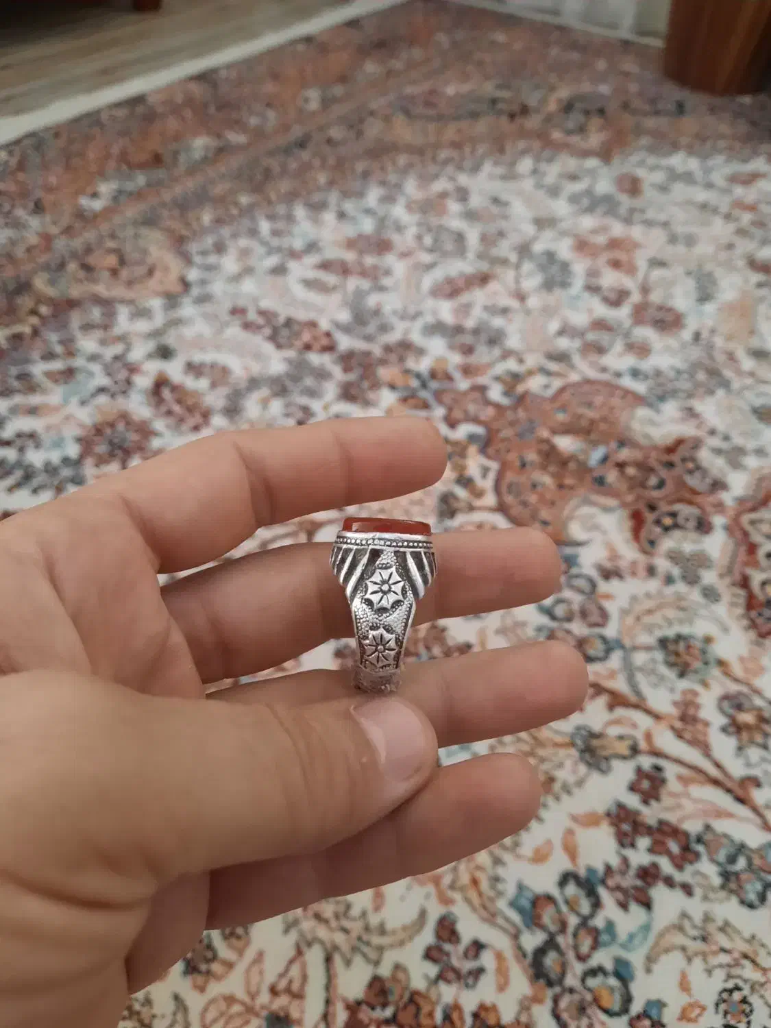 انگشتر خوشگل|کلکسیون اشیاء عتیقه|تربتحیدریه, داروپخش|دیوار