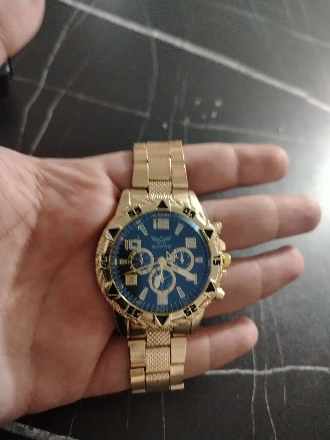 ساعت اژدهای طلایی|ساعت|میانه, |دیوار