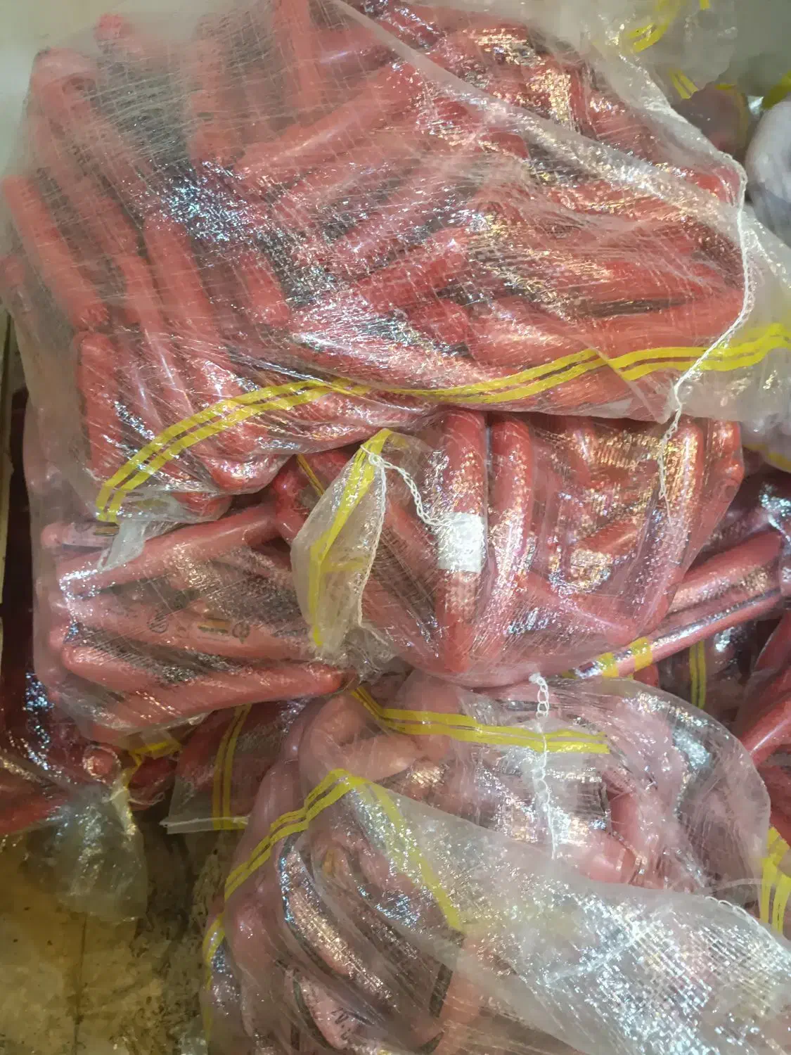 سوسیس آلمانی مرغ ۴۰ درصد کادور|خوردنی و آشامیدنی|تهران, خرمشهر|دیوار