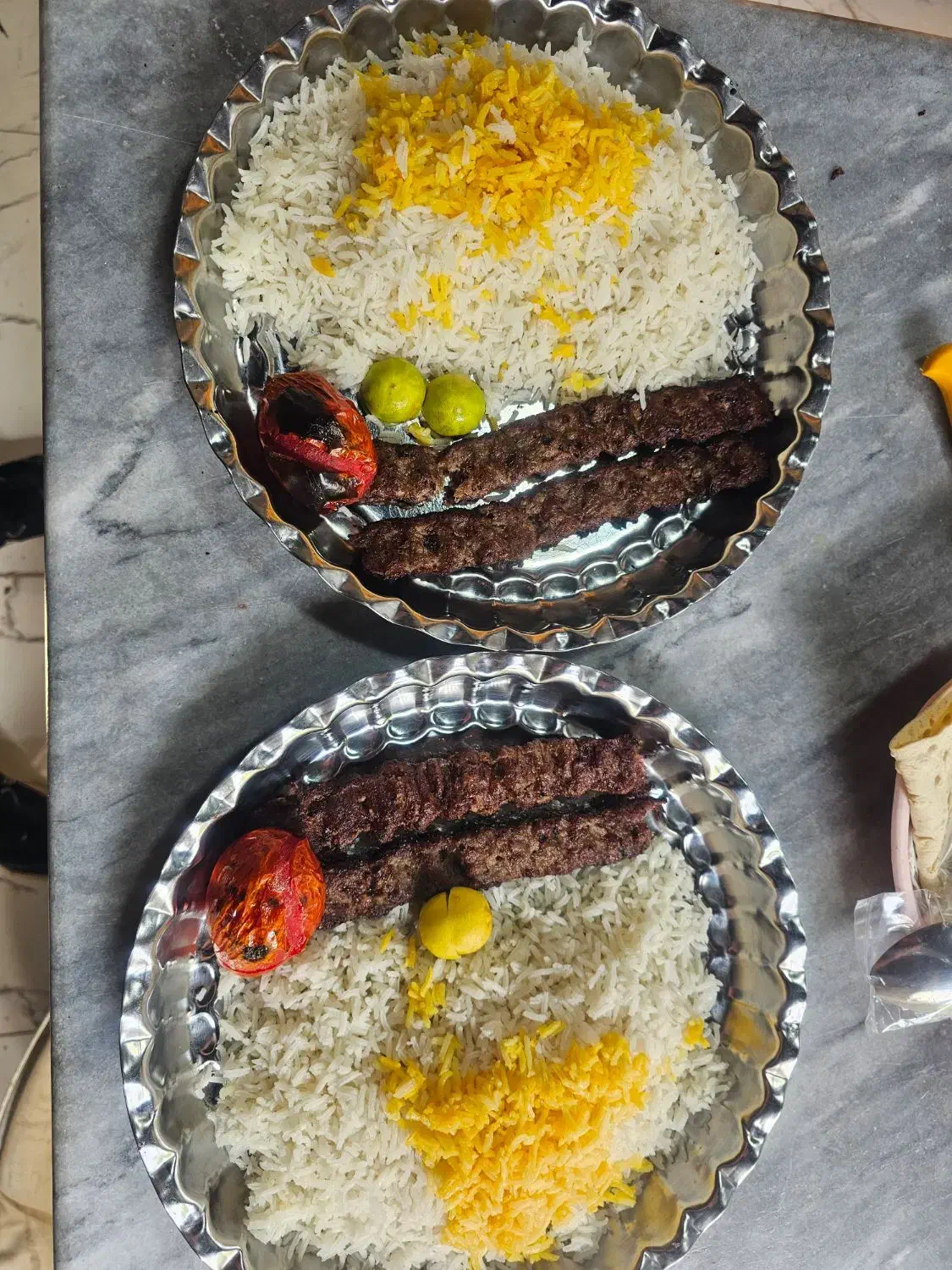 آشپز یا کمک آشپز|استخدام خدمات فروشگاه و رستوران|نهاوند, |دیوار