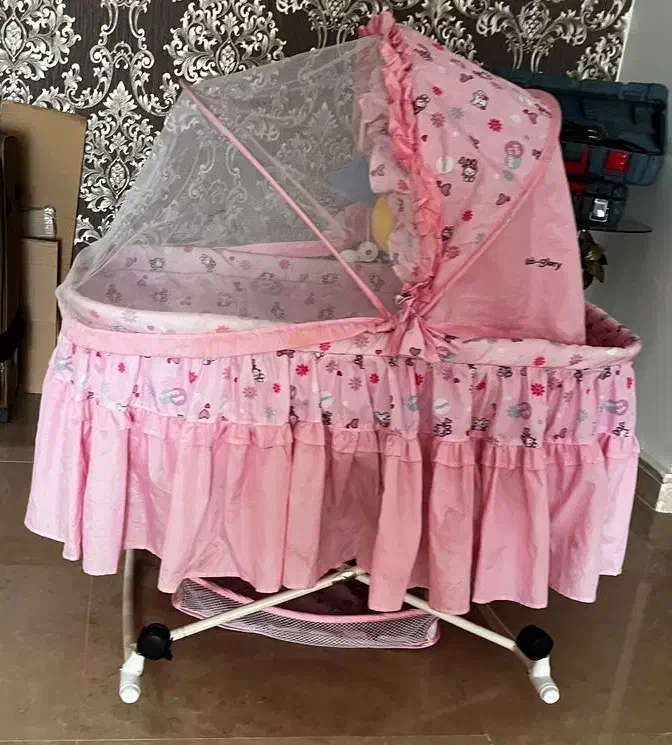 گهواره|اسباب و اثاث بچه|کاشان, ۲۲ بهمن|دیوار