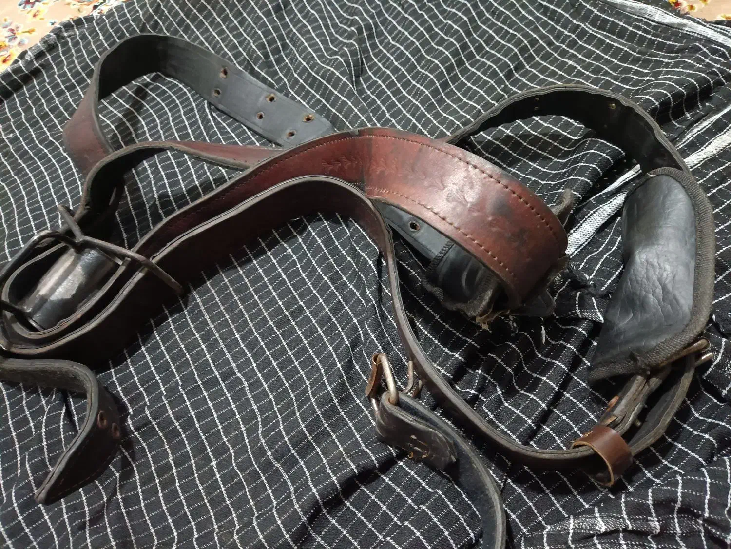 کمربند علامت|کلکسیون اشیاء عتیقه|آبیک, |دیوار