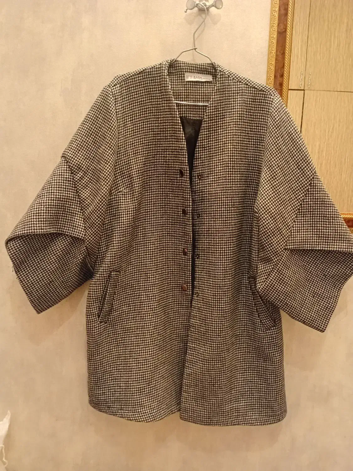 پالتو|لباس|اردبیل, |دیوار