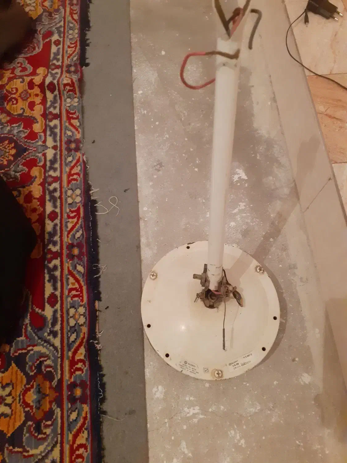 یک عدد پنکه|پنکه و تصفیهکنندهٔ هوا|مسجد سلیمان, |دیوار