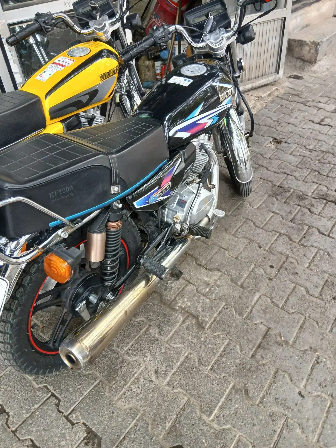 یک عددموتورهمتاز|موتورسیکلت|خوی, |دیوار