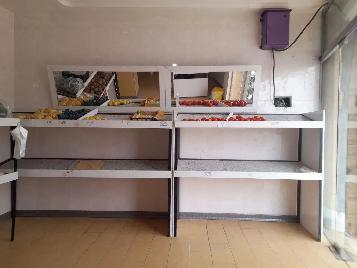 اجاره مغازه الهیه شمالی و فروش قفسه میوه فروشی|اجارهٔ مغازه و غرفه|بندرعباس, |دیوار