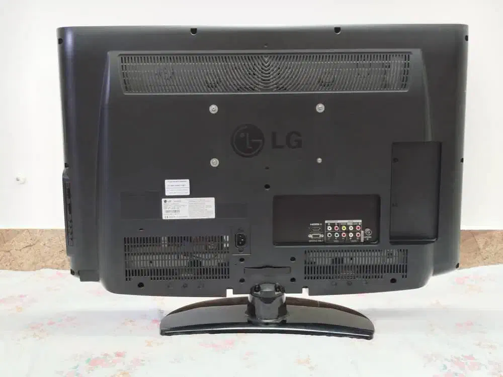 تلویزیون LG  LCD  32  اینچ|تلویزیون و پروژکتور|شاهین‌شهر, گزبرخوار|دیوار