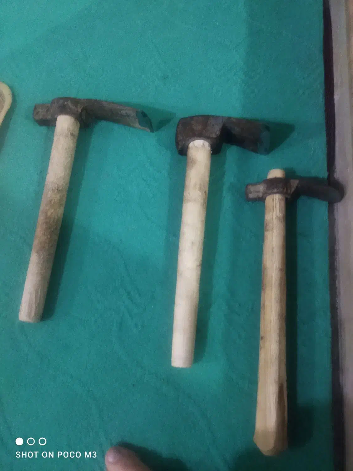 سه عدد تیشه آهنی تیز ونو|ابزارآلات|کوهدشت, |دیوار