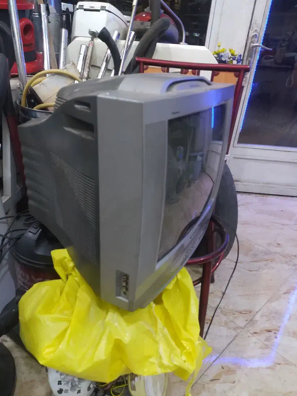 تلویزیون|تلویزیون و پروژکتور|خوی, |دیوار