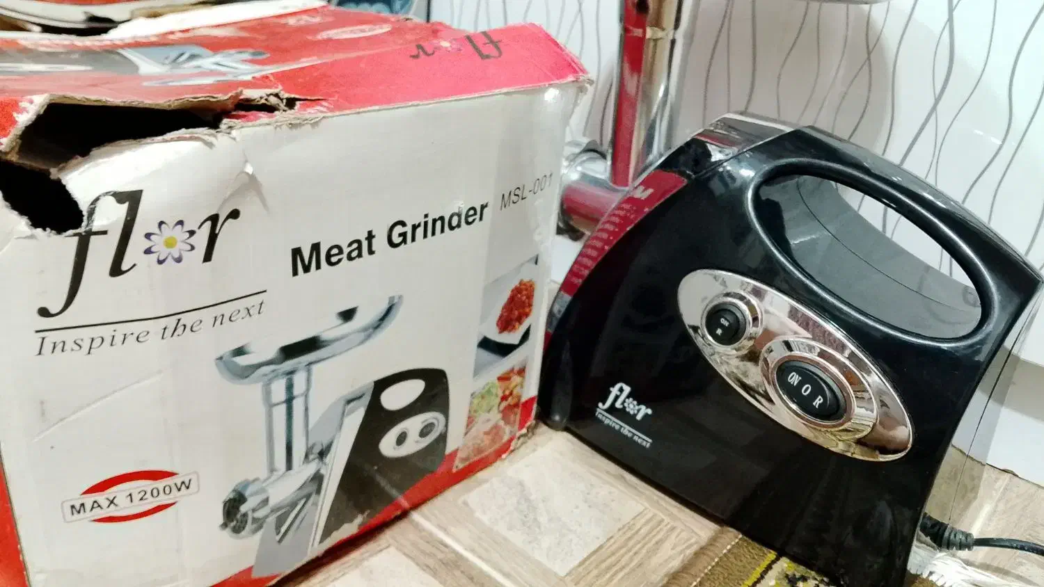 چرخ گوشت فلور آکبند|سایر لوازم برقی|کیاشهر, |دیوار