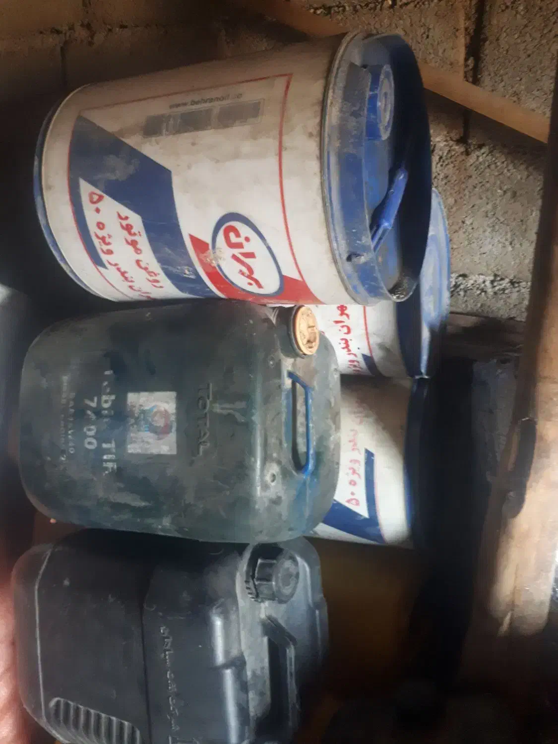 گالن۲۰ لیتری جنس درجه یک|ظروف نگهدارنده، پلاستیکی، یک‌بارمصرف|کامیاران, |دیوار