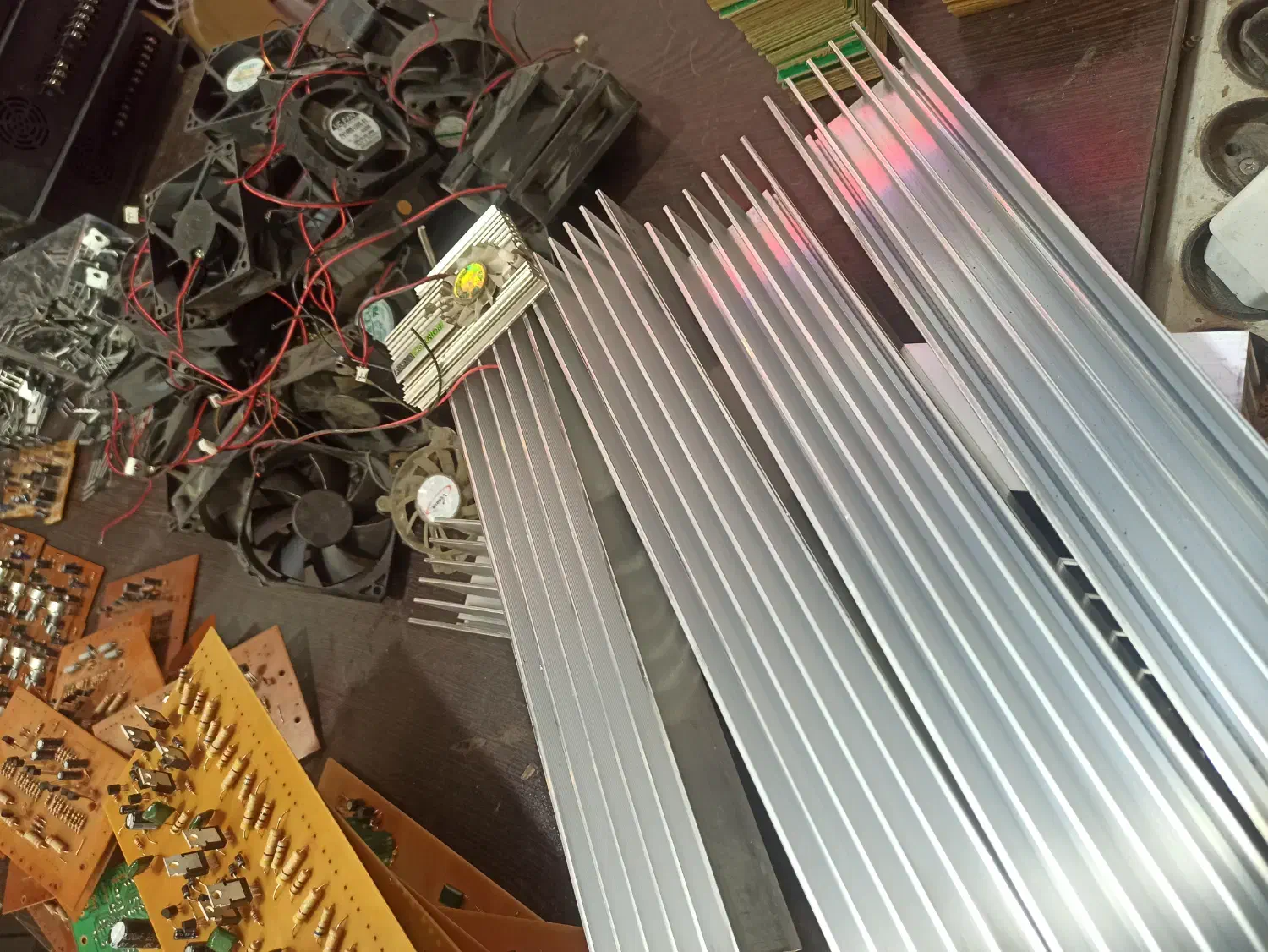 طراحی امپلی فایر|سیستم صوتی خانگی|پیر بکران, |دیوار