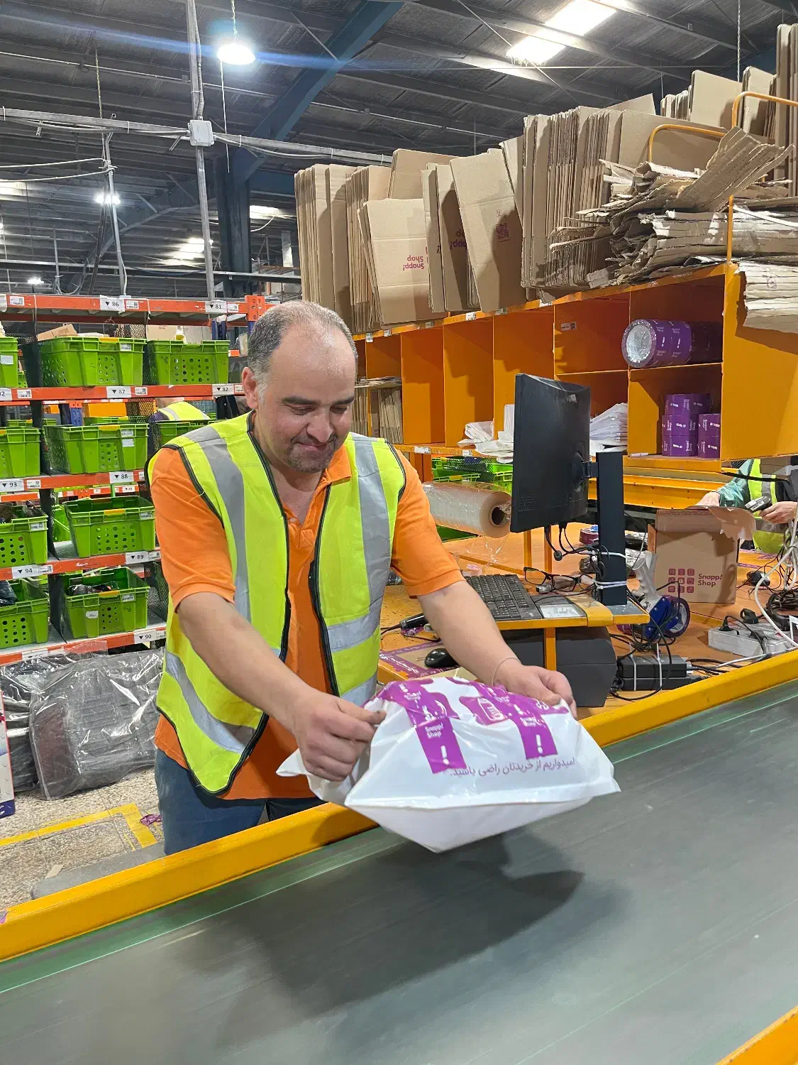 پاداش ویژه 3 میلیونی شروع کار در انبار اسنپ شاپ|استخدام بازاریابی و فروش|تهران, سلسبیل شمالی|دیوار