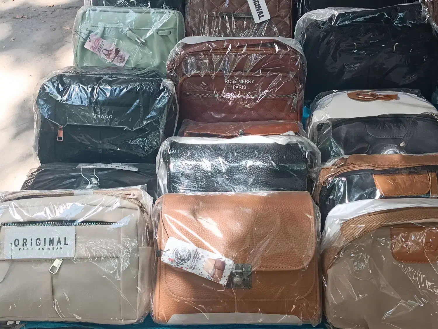 عرضه انواع کیف زنانه بچه گانه و دخترانه|کیف، کفش، کمربند|بروجرد, |دیوار