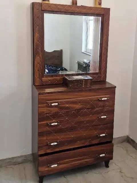 سرویس تخت|تخت و سرویس خواب|رشت, نخودچر|دیوار