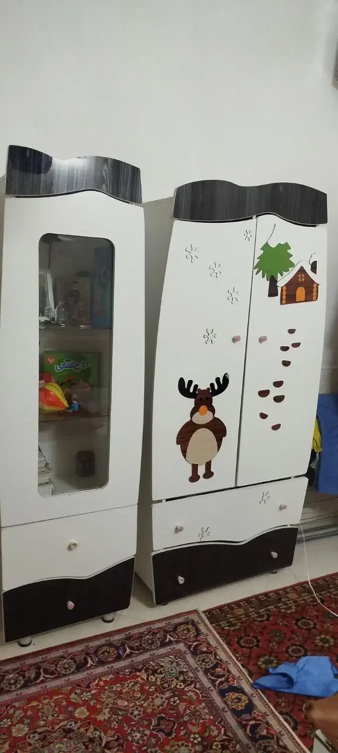 سرویس کمد لباس وکمد ویترین وتخت نوجوان|تخت و سرویس خواب|ورامین, ورامین|دیوار