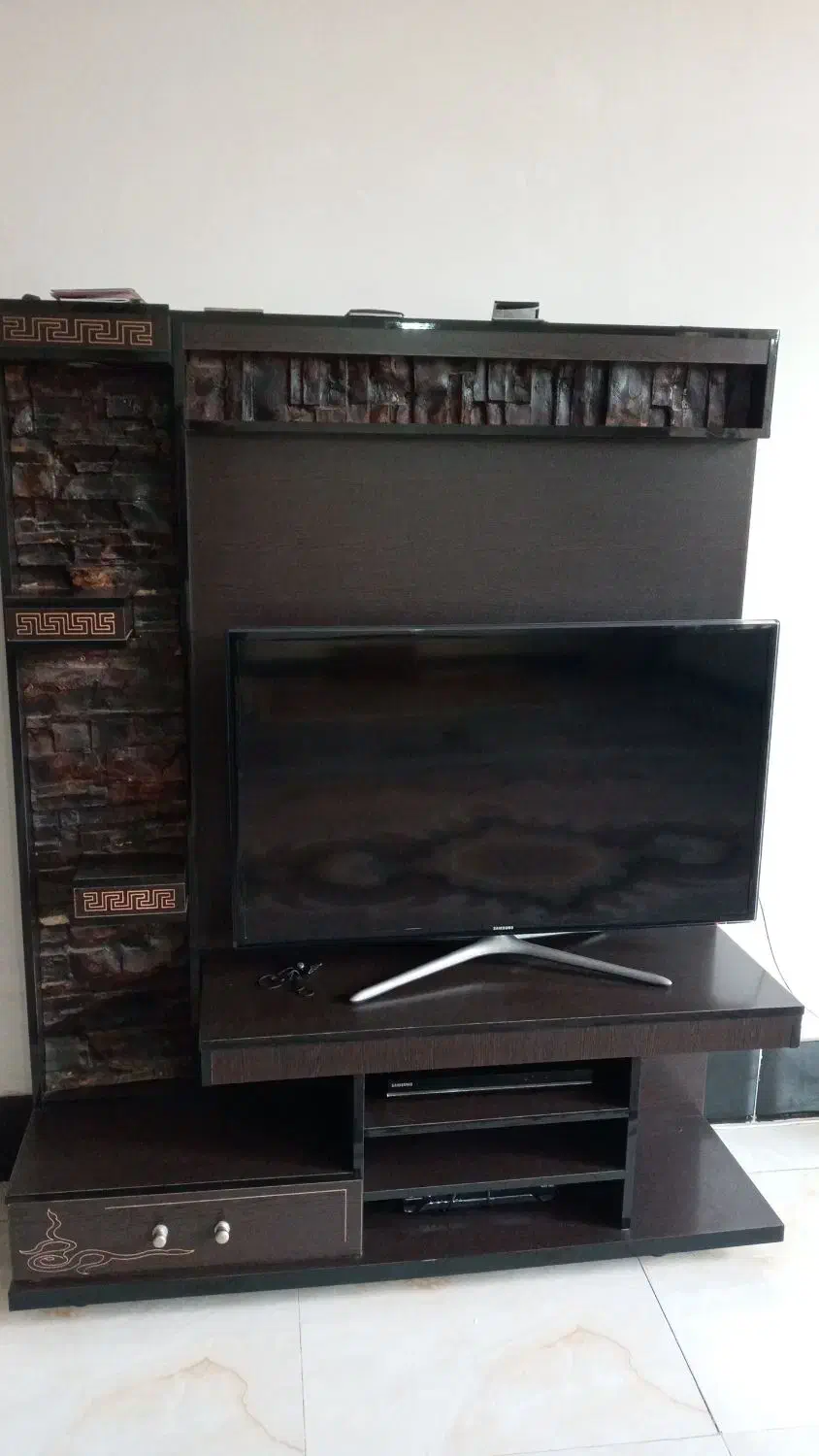 زیر تلویزیون سالم وبدون زدگی|میز تلویزیون|کوهدشت, |دیوار