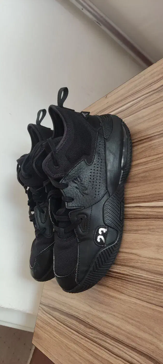 کفش والیبال و بسکتبال اورجینال جردن سایز ۴۰|کیف، کفش، کمربند|کلیبر, |دیوار