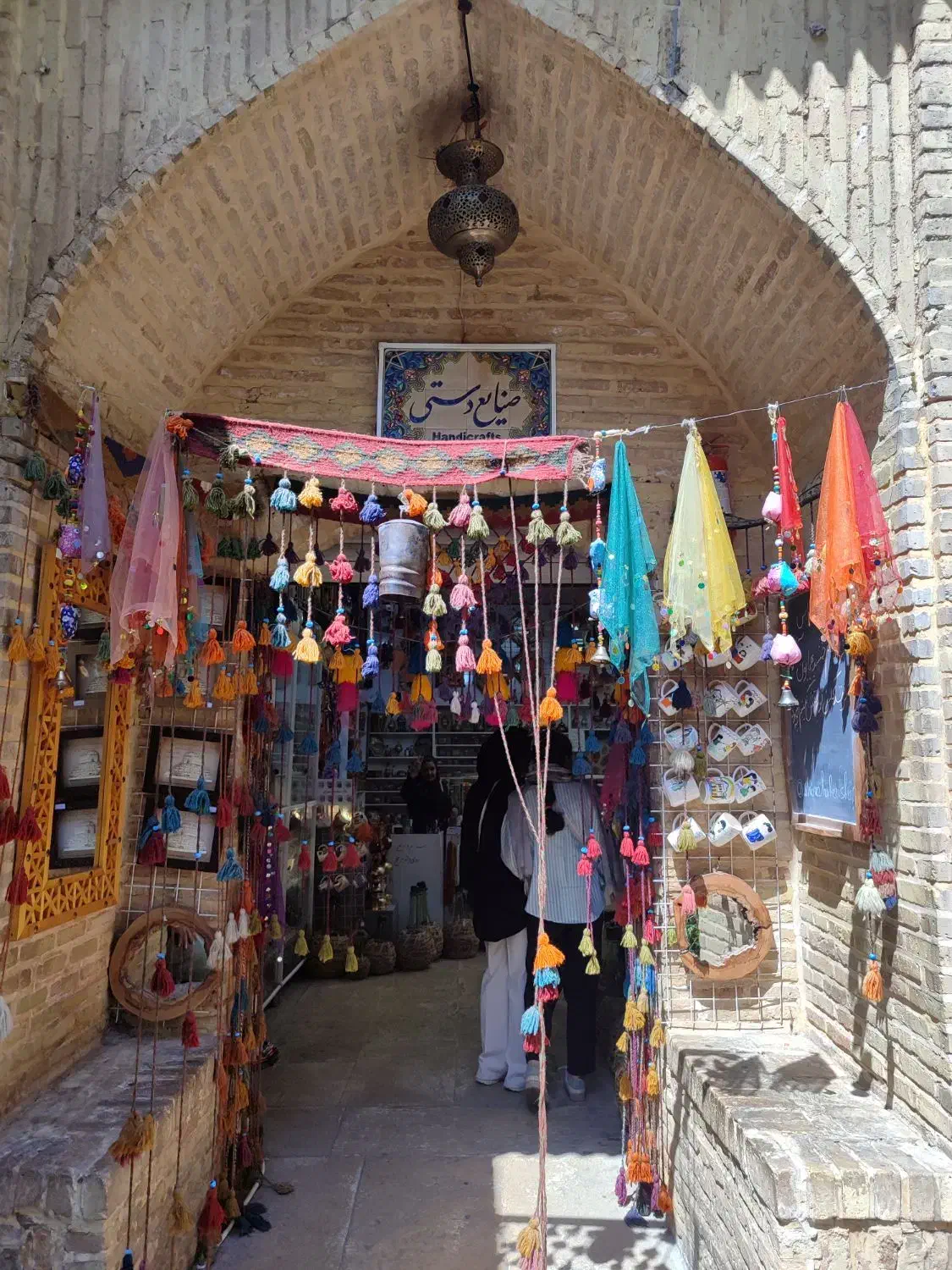 نیرو آقا|استخدام خدمات فروشگاه و رستوران|شیراز, حافظیه|دیوار