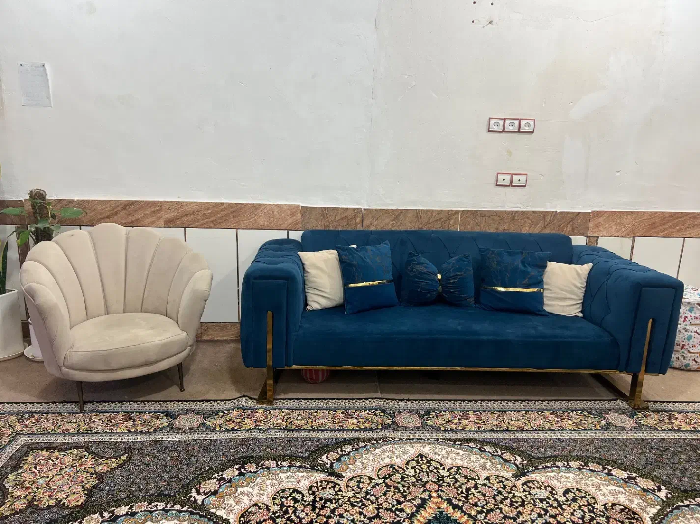 مبل راحتی|مبلمان خانگی و میز عسلی|باوی, |دیوار