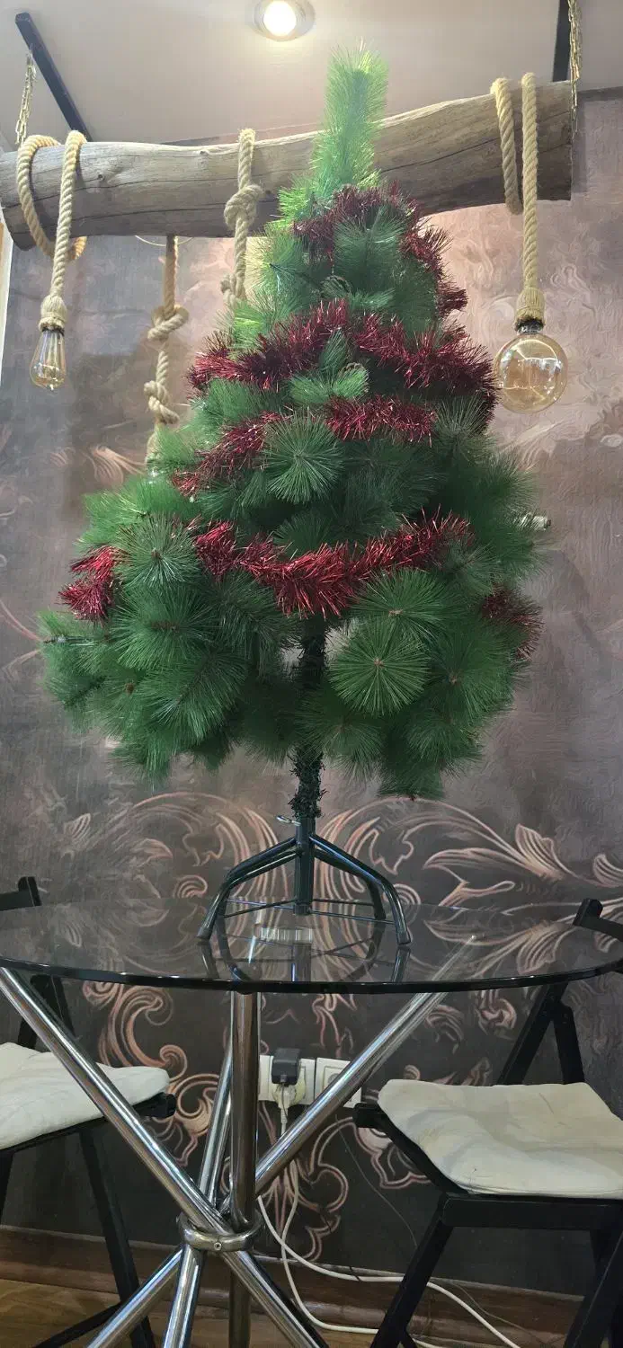 درخت کریسمس|گل مصنوعی|کرج, آق تپه|دیوار