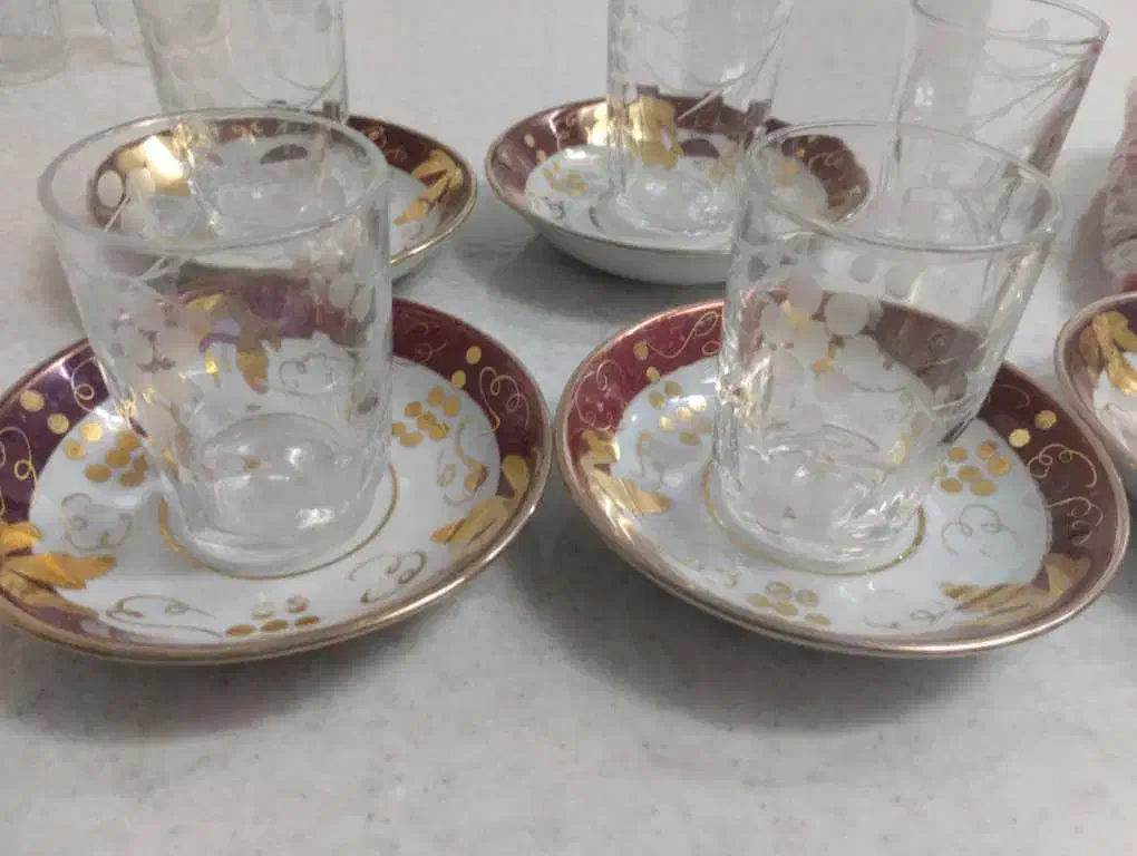 استکان نعلبکی|کلکسیون اشیاء عتیقه|قم, هفت تیر|دیوار