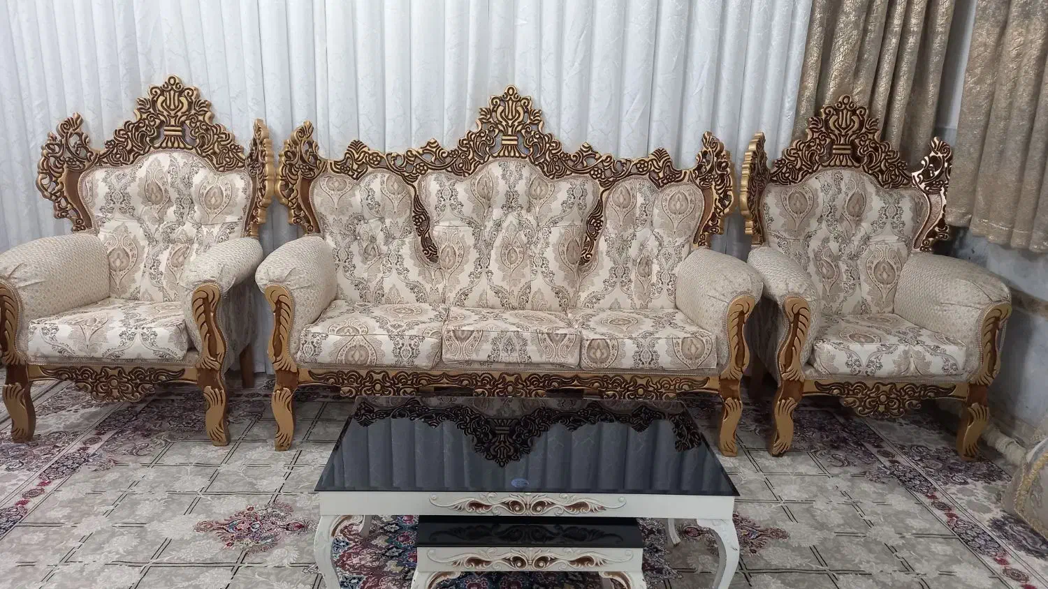 مبل سلطنتی ۷نفره درحد نو|مبلمان خانگی و میز عسلی|زاهدان, |دیوار