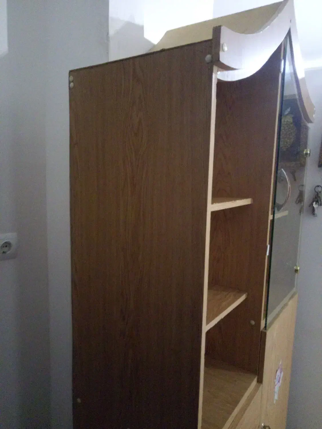 کمدکتابخانه تاج دار|کتابخانه، شلف، قفسه‌های دیواری|اردبیل, |دیوار